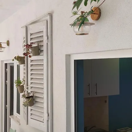 A Charming Oasis In The Heart 2 Апартаменти Макарська