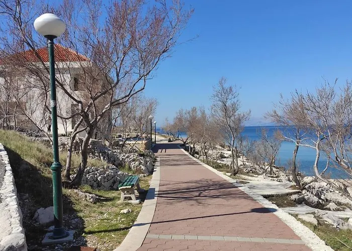 A Charming Oasis In The Heart 2 Макарська