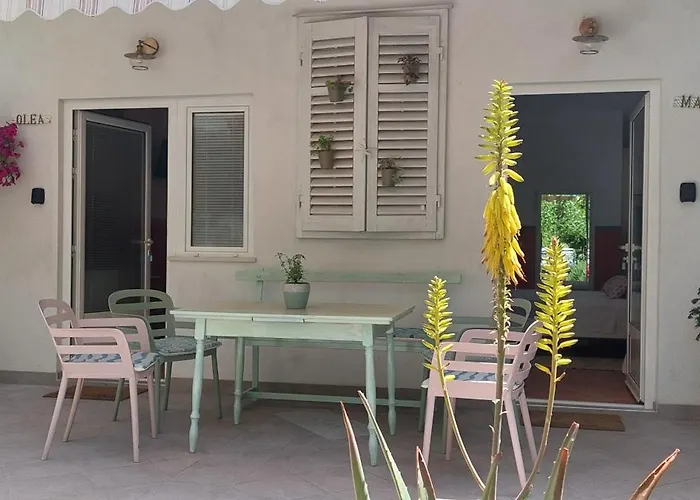 Апартаменти A Charming Oasis In The Heart 2 *